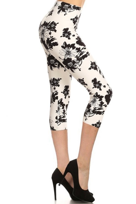 Multi-color Print, Cropped Capri Leggings In A Fitted Style With A Banded High Waist - Nil-Chi